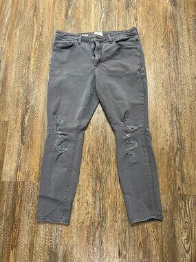 Universal Thread Grey Jeans - Women's Size 32x29 - Stylishly Distressed